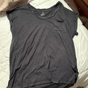 Aerie, small, dark gray